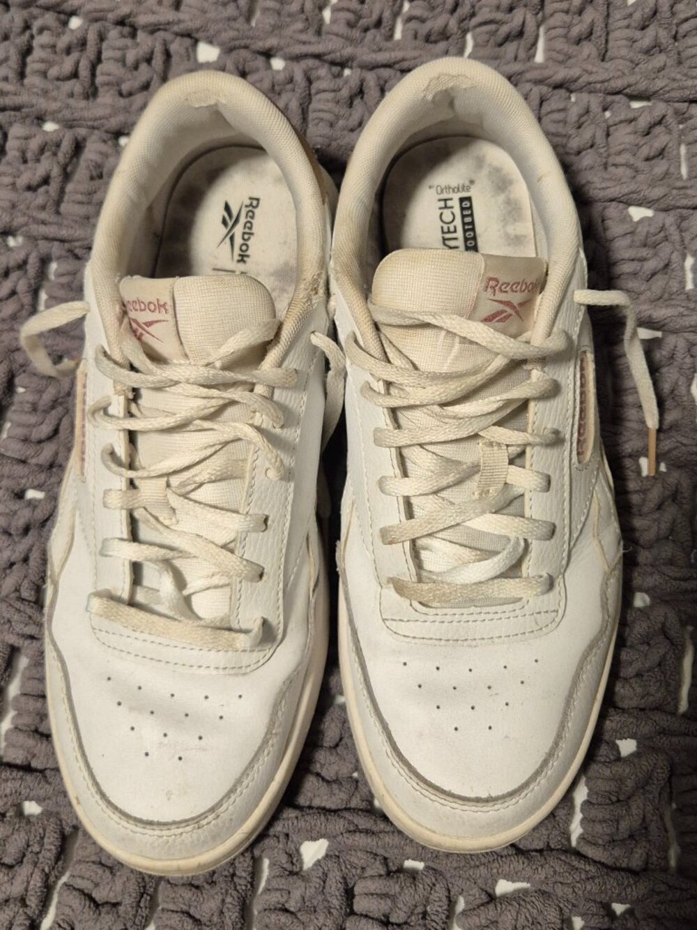 Women's white reebok street sneakers